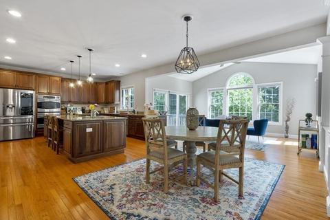 28 Robin Hill Rd, Danvers, MA 01923 photo 12