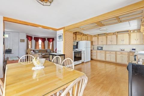 6 Harvard St, Gloucester, MA 01930 photo 5