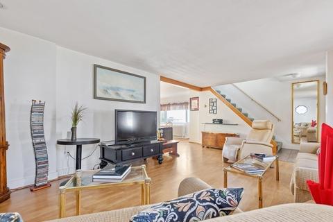6 Harvard St, Gloucester, MA 01930 photo 4