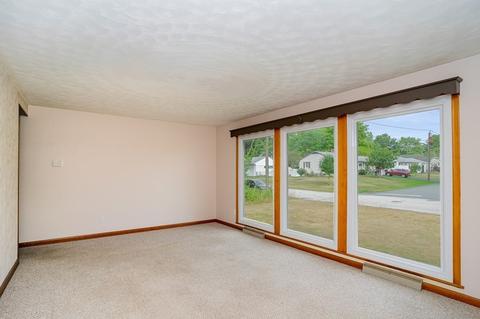 3 Pineview Rd, Dudley, MA 01571 photo 3