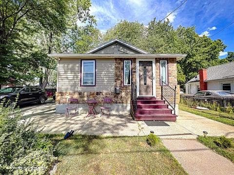 17 Alice St, Springfield, MA 01109 photo 2