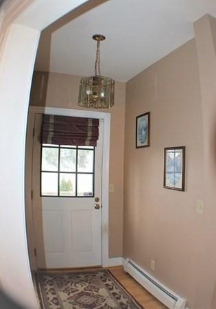 7 Crown St, Worcester, MA 01609 photo 6