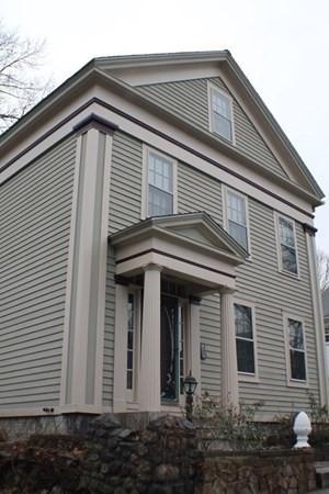 7 Crown St, Worcester, MA 01609 photo 2