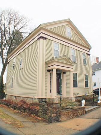 7 Crown St, Worcester, MA 01609 photo 1