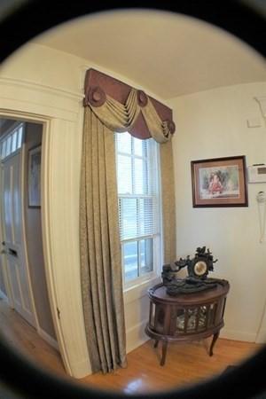 7 Crown St, Worcester, MA 01609 photo 10