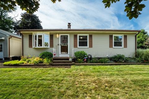 25 Butternut Cir, Springfield, MA 01128 photo 1