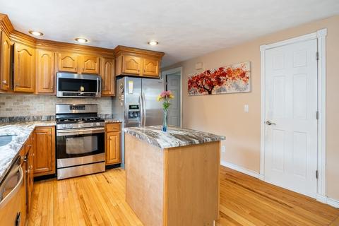 25 Butternut Cir, Springfield, MA 01128 photo 21