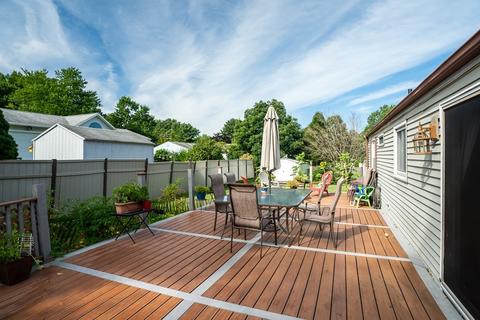25 Butternut Cir, Springfield, MA 01128 photo 9