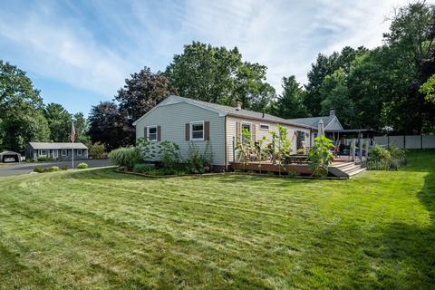 25 Butternut Cir, Springfield, MA 01128 photo 13