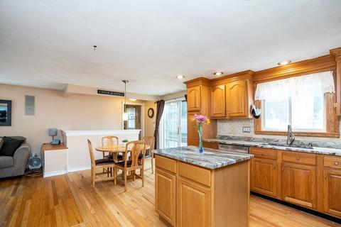 25 Butternut Cir, Springfield, MA 01128 photo 23
