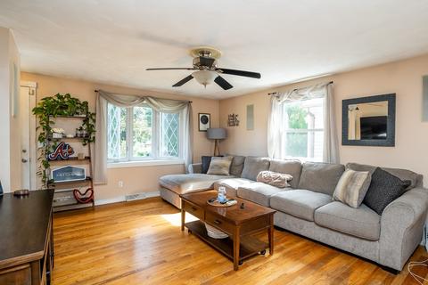 25 Butternut Cir, Springfield, MA 01128 photo 17