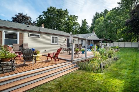 25 Butternut Cir, Springfield, MA 01128 photo 12
