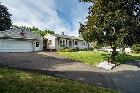 25 Butternut Cir, Springfield, MA 01128 photo 5
