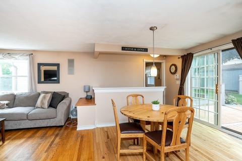 25 Butternut Cir, Springfield, MA 01128 photo 24
