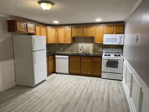 28 Reuben St #5, Fall River, MA 02723 photo 2