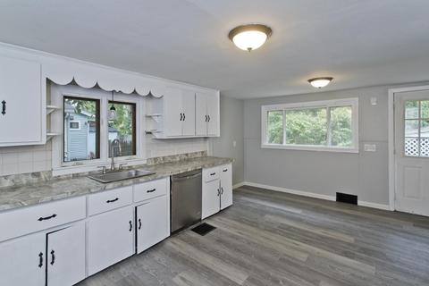 25 Greene Pl, Springfield, MA 01109 photo 8