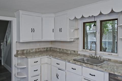 25 Greene Pl, Springfield, MA 01109 photo 7