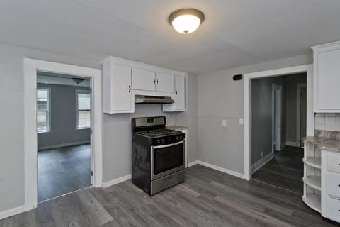 25 Greene Pl, Springfield, MA 01109 photo 10