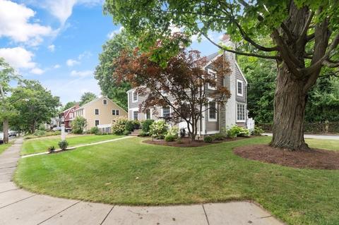 3 Bond St, Reading, MA 01867 photo 4