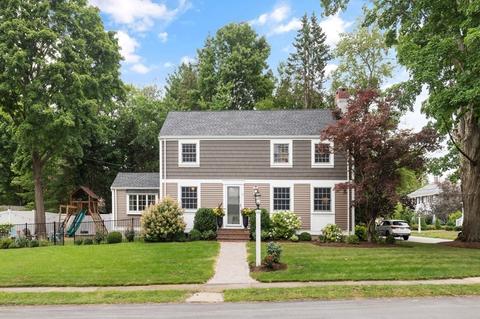 3 Bond St, Reading, MA 01867 photo 2