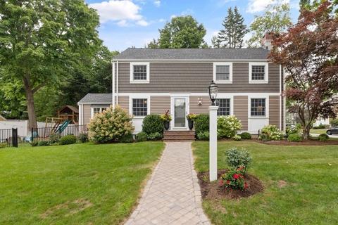 3 Bond St, Reading, MA 01867 photo 5