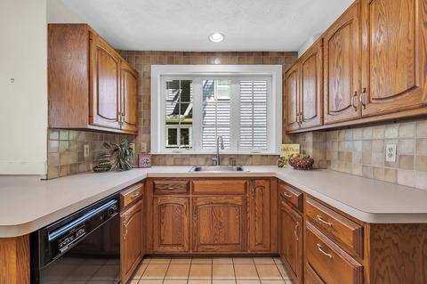 100 Bronson Ter, Springfield, MA 01108 photo 21