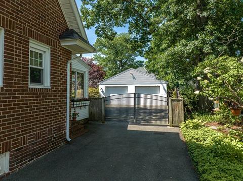 100 Bronson Ter, Springfield, MA 01108 photo 3