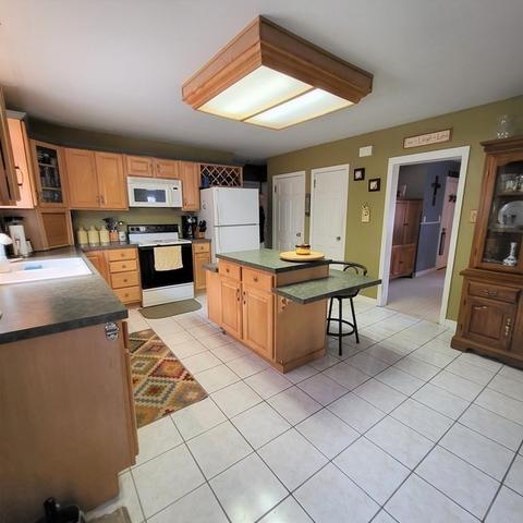 39 Brodeur Ave, Webster, MA 01570 photo 9