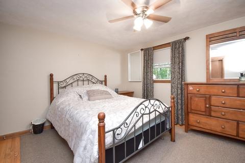 128 Tioga St, Springfield, MA 01128 photo 14