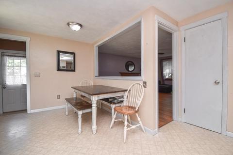 128 Tioga St, Springfield, MA 01128 photo 9