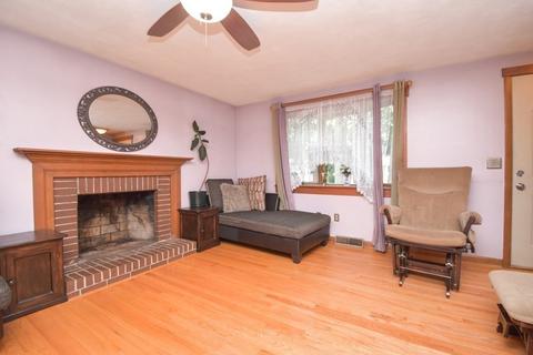 128 Tioga St, Springfield, MA 01128 photo 12