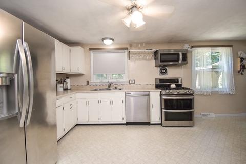 128 Tioga St, Springfield, MA 01128 photo 6