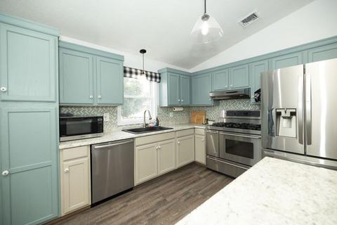 85 Four Winds Dr, Fall River, MA 02720 photo 6