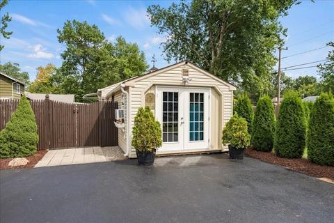 7 Matthew St, Springfield, MA 01128 photo 8
