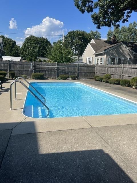 24 Laurel St, Chicopee, MA 01020 photo 9