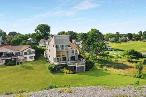 13 Goldthwait Rd, Marblehead, MA 01945 photo 3