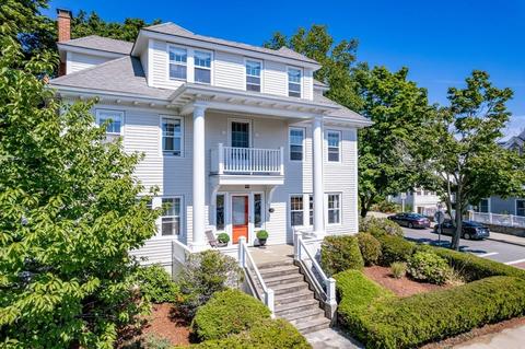 110 Lothrop St, Beverly, MA 01915 photo 2
