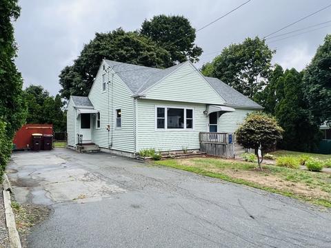 11 Crompton St, Acushnet, MA 02743 photo 2