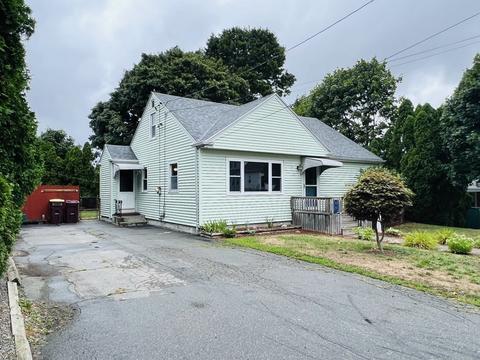 11 Crompton St, Acushnet, MA 02743 photo 3