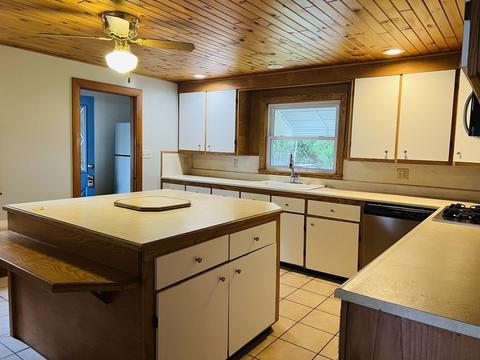11 Crompton St, Acushnet, MA 02743 photo 12