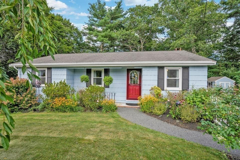 123 Margaret Rd, Taunton, MA 02718 28 Photos MLS 73028642 Movoto