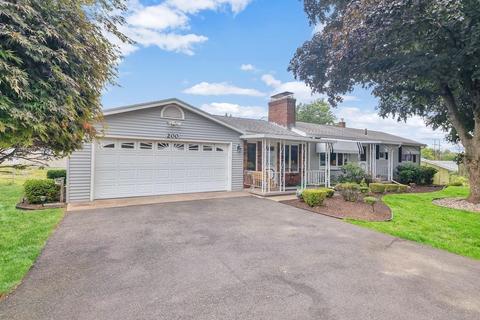 200 James St, Chicopee, MA 01020 photo 2