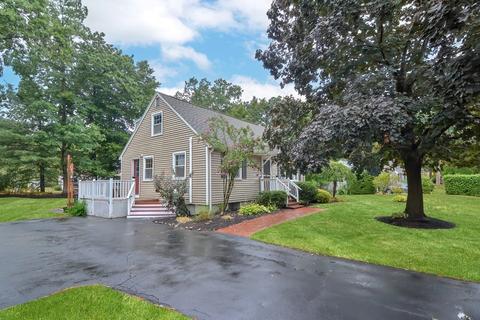45 Bow St, Millis, MA 02054 photo 5