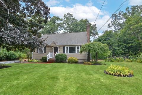 45 Bow St, Millis, MA 02054 photo 4