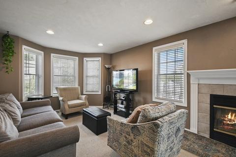 49 Nutmeg Dr, Worcester, MA 01603 photo 3