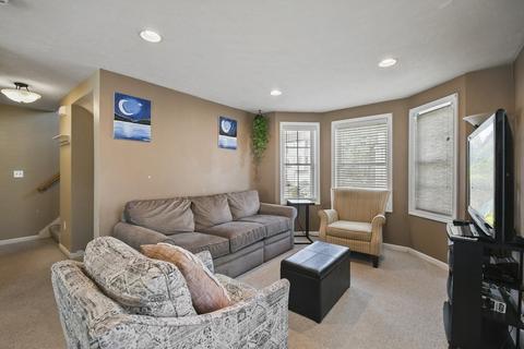 49 Nutmeg Dr, Worcester, MA 01603 photo 4