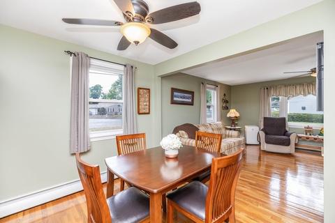 63 Garvey Dr, Springfield, MA 01109 photo 4
