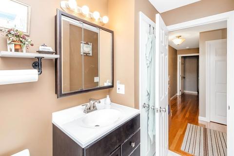 63 Garvey Dr, Springfield, MA 01109 photo 13