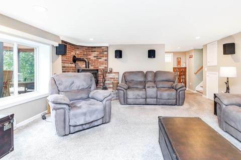 63 Garvey Dr, Springfield, MA 01109 photo 11