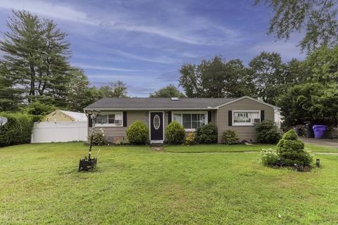 147 Sunridge Dr, Springfield, MA 01118 photo 1